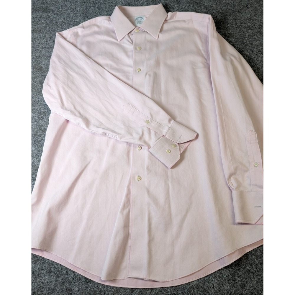 Brooks Brothers Regent Non-Iron Shirt Men' s 16.5 / 34-35 Pink Herringbone EUC